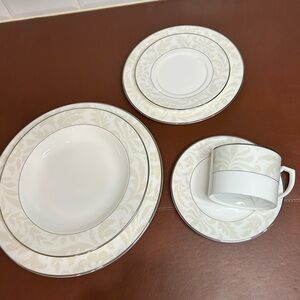 Waterford Dinnerware Set